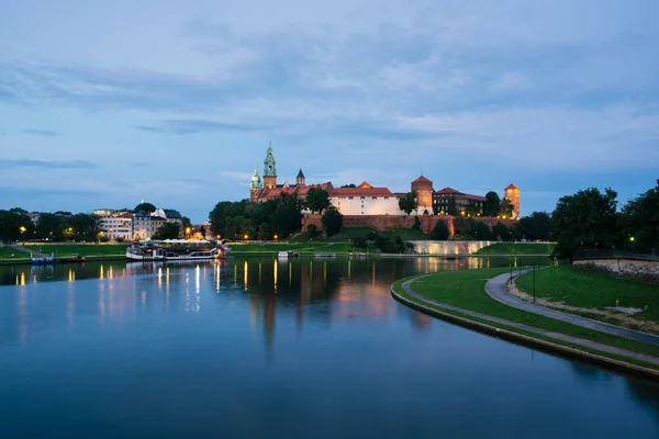 Βασιλικό Κάστρο Wawel Και Βασιλική Καθεδρικό Ναό Κρακοβία Πολωνία Βασιλικό — Φωτογραφία Αρχείου