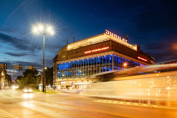 Κρακοβία Πολωνία Ιουλίου 2018 Νυχτερινή Θέα Από Εμπορικό Κέντρο Jubilat — Φωτογραφία Αρχείου