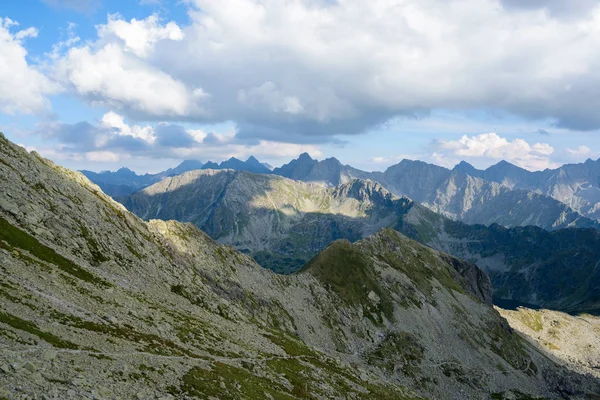 Kereta Pendakian High Tatra Lembah Lima Danau — Stok Foto