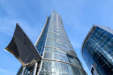 Varşova, Polonya - 30 Eylül 2018: Varşova Spire bina ofis. Varşova Spire Varşova, modern bir dönüm noktası olduğunu. 