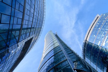 Varşova, Polonya - 30 Eylül 2018: Varşova Spire bina ofis. Varşova Spire Varşova, modern bir dönüm noktası olduğunu. 