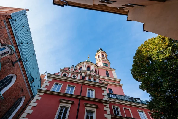 Oude Binnenstad Van Warschau Het Heiligdom Van Onze Lieve Vrouw — Stockfoto