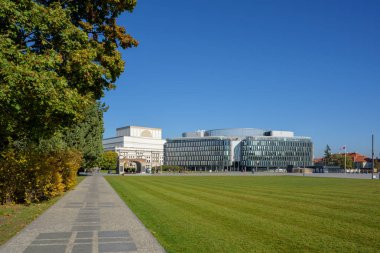 Varşova, Polonya - 6 Ekim 2018: Metropolitan ofis binası, Varşova, Polonya 