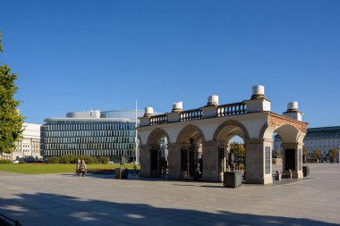 Warsaw, Polonya - 10 Ekim 2018: Meçhul asker Sakson bahçede, Varşova, Polonya, mezar. 