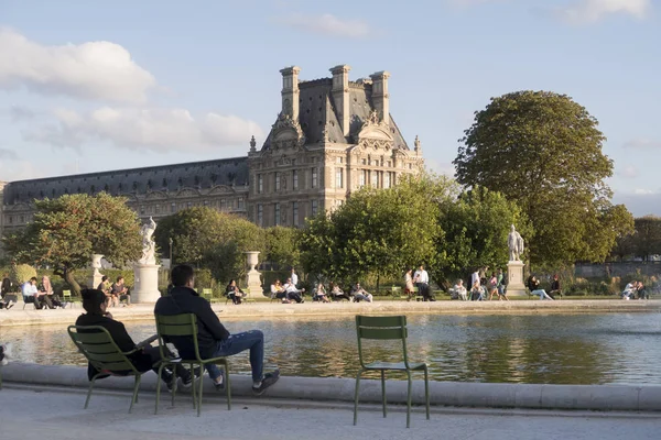 París Francia Septiembre 2019 Personas Relajadas Tuileries Garden Jardín Des — Foto de Stock