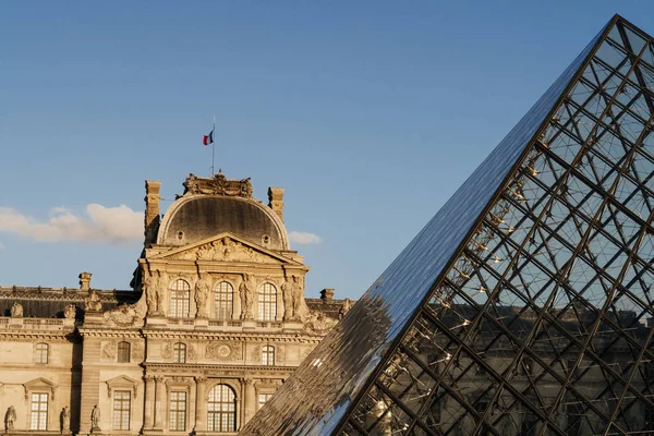 Παρίσι Γαλλία Σεπτεμβρίου 2019 Μουσείο Του Λούβρου Βρίσκεται Στο Παρίσι — Φωτογραφία Αρχείου