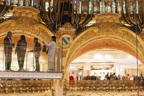París Francia Septiembre 2019 Turistas Pasarela Cristal Interior Las Galerías — Foto de Stock