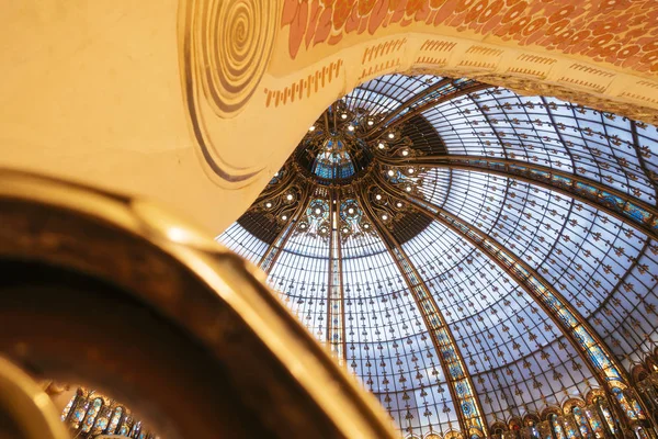 Paris França Setembro 2019 Telhado Vidro Interior Das Galerias Lafayette — Fotografia de Stock