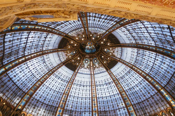 法国巴黎 2019年9月5日 巴黎拉法耶特星系内部的玻璃屋顶 被建筑师Georges Chedanne — 图库照片