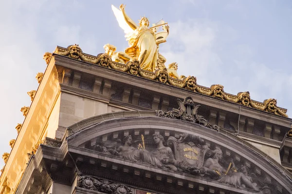 法国巴黎 2019年9月5日 巴黎加尼耶歌剧的建筑细节 — 图库照片