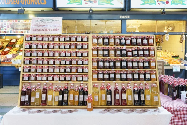 Budapešť Maďarsko Října 2019 Prodavač Džemů Central Market Hall Během — Stock fotografie