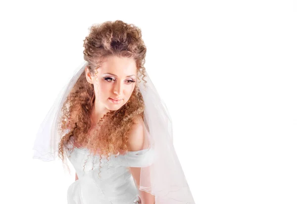 Ritratto di una bella donna vestita da sposa — Foto Stock