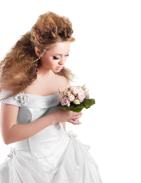 Ritratto di una bella donna vestita da sposa — Foto Stock