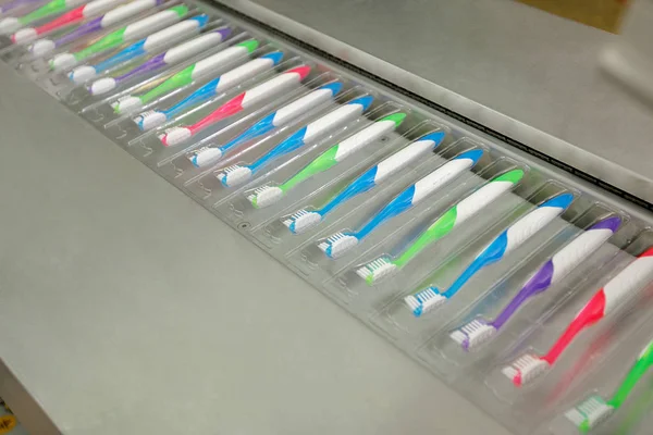 Ambalaj ve diş fırçası fabrika sıralama