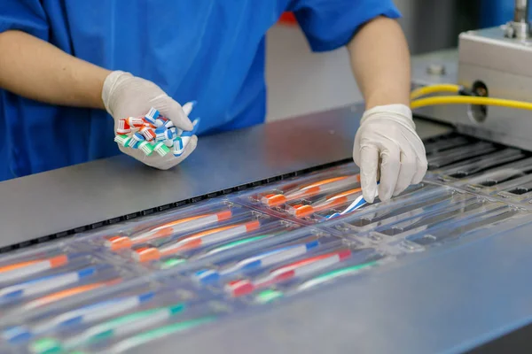 Ambalaj ve diş fırçası fabrika sıralama