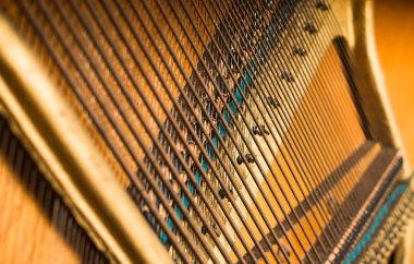 tozlu bir vintage eski piyano parçası