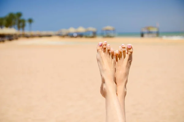 Young woman feet on sandy sea beach horizon background — Stock Image Young Woman Feet Sandy Sea Beach Horizon Background Stock Picture