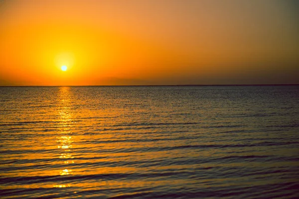 Amanecer Mar Reflejos Dorados Las Olas Del Mar — Foto de Stock