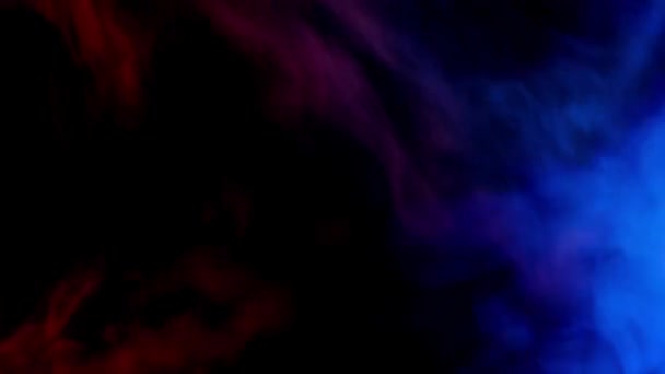 红色和蓝色烟雾模式在黑暗的背景抵抗 — 图库视频影像
