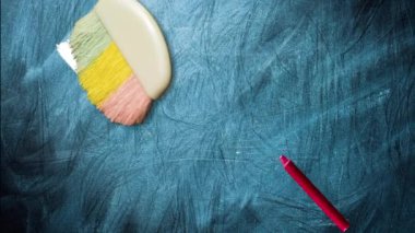 %25 yükselme indirim teklif yazı tahtası üzerinde fırça silme sonra görünen