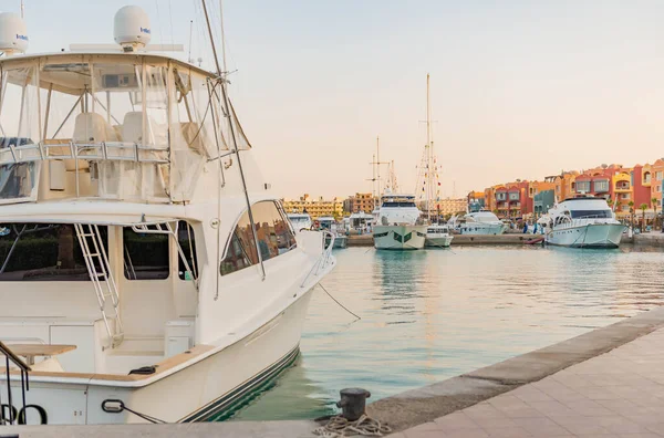 2020 Egypt Hurghada Marina Bay Harbor Parked Yachts Sails Boats — Stock Photo, Image