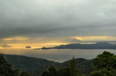 Güzel ve sakin tropikal Gölü, Filipinler