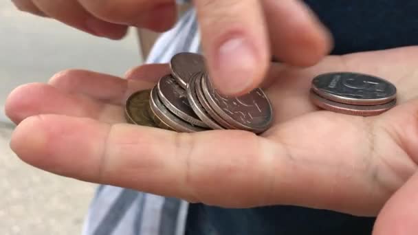 Recalculación Monedas Rusas Palma Mano Cerca — Vídeos de Stock