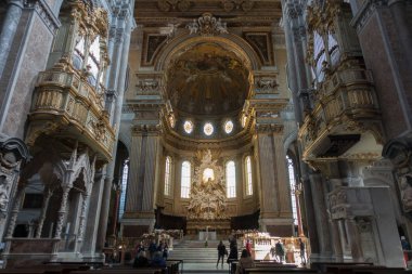 Napoli, İtalya, 2018 02 Nisan - tarihi katedral 