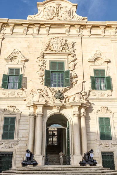Πρόσοψη Από Auberge Castille Πρωθυπουργός Κτήριο Στη Βαλέτα Μάλτα — Φωτογραφία Αρχείου