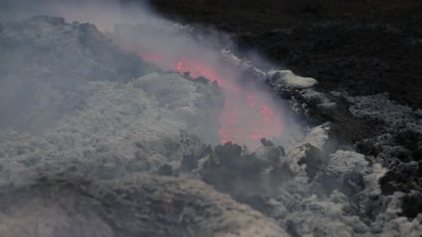 Flux de lave sur le volcan Etna. Sicile, Italie 