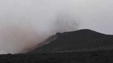 Volkan Etna eruption - patlama ve lav akışı Sicilya