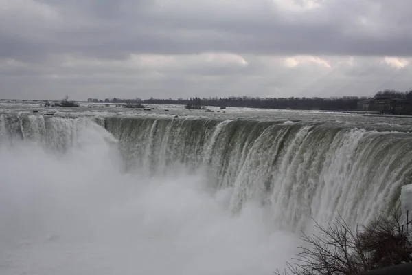 Niagara Falls Horseshoe Falls Mist Rising Mulet Tidig Eftermiddag Vintermånaderna — Stockfoto