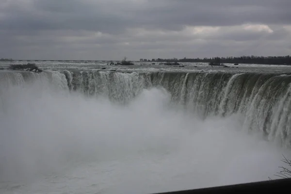 Cataratas Del Niágara Cataratas Herradura Niebla Subiendo Nublada Primera Hora — Foto de Stock