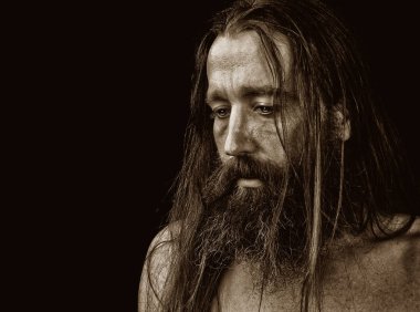 Siyah Üzerinde Derin Keder ile Adam