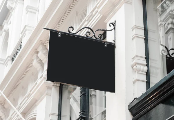 Klassieke Stijl Leeg Opknoping Bedrijf Muur Uithangbord Mockup Als Bedrijfs — Stockfoto