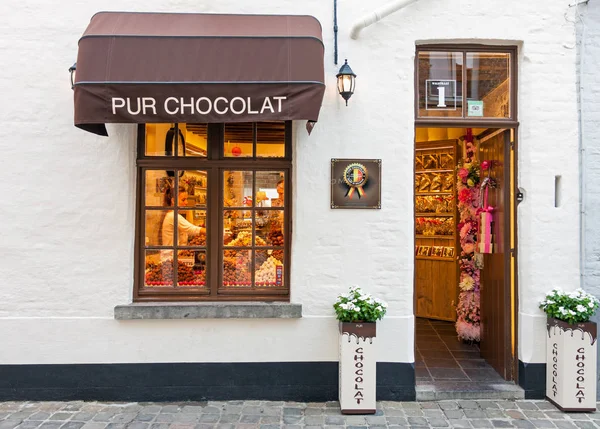 Brugge Belgium August 2018 Traditional Belgian Chocolate Store Entrance Cozy — Stock Photo, Image