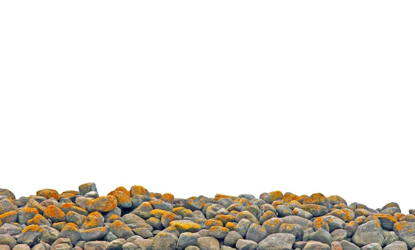 Montón de piedras musgosas naturales aisladas sobre fondo blanco —  Fotos de Stock