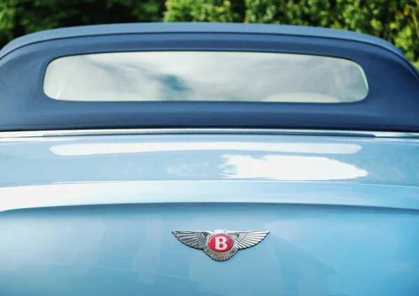 Nida Λιθουανία Ιουλίου 2020 Γκρο Πλαν Του Μπλε Bentley Πολυτελές — Φωτογραφία Αρχείου
