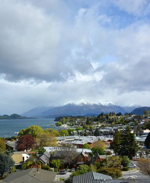 Utsikt Över Wanaka Staden Sjön Bergen Stormig Dag Central Otago — Stockfoto