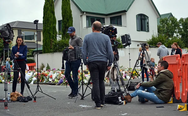 Het bloedbad van de moskeeën van Christchurch - bemanningen van de film en verslaggevers bezet ou — Stockfoto