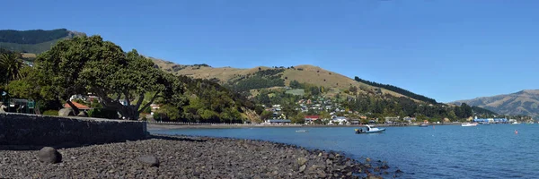 Akaroa Beach & Town 全景, 新西兰 — 图库照片