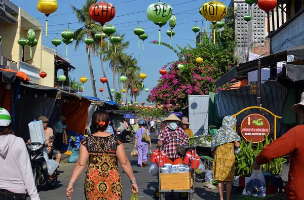 Hoi an market vietnam an einem geschäftigen Morgen — Stockfoto