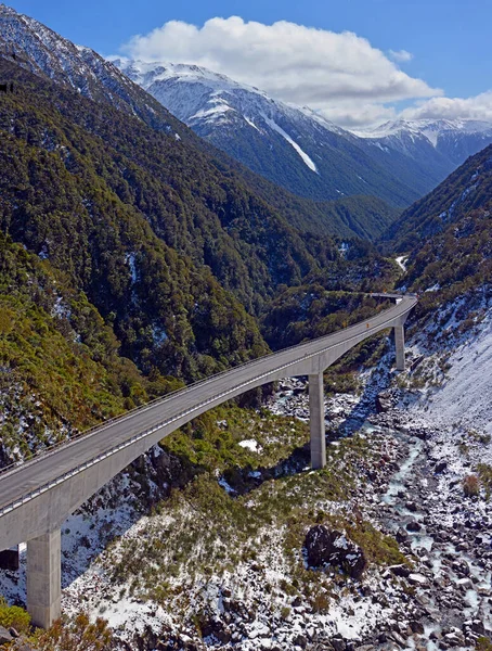 Wiadukt Otira Gorge Zachodnie Wybrzeże Nowej Zelandii Wiosną — Zdjęcie stockowe