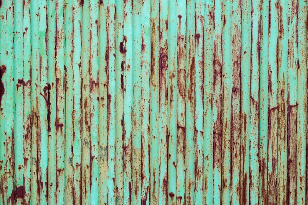 绿色生锈的金属门与剥落油漆 — 图库照片