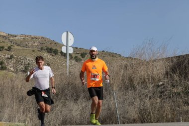 24 Mart 2019 - Madrid, İspanya - maraton vias verdes Perales de Tajuna, Madrid, İspanya ile yolda Runner.