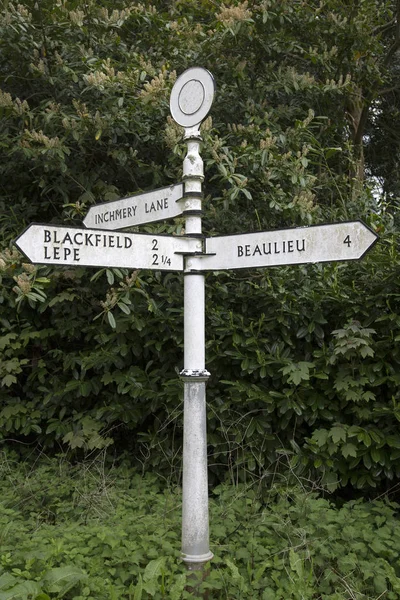 Blackfield Lepe Och Beaulieu Signpost Hampshire England Storbritannien — Stockfoto