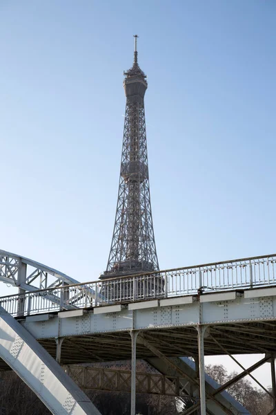 エッフェル塔とデビリー橋 フランス — ストック写真