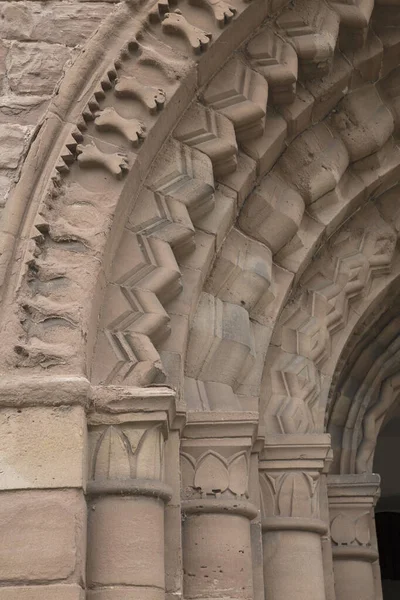 蒙茅斯圣托马斯 马丁教堂入口的细节 威尔士 — 图库照片
