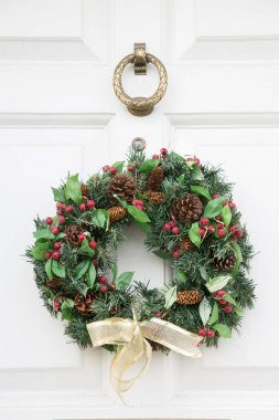 Ön Kapıda Kurdeleli Noel Çelengi