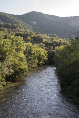 Pesquera de Ebro 'daki Ebro Nehri manzarası; Burgos; İspanya